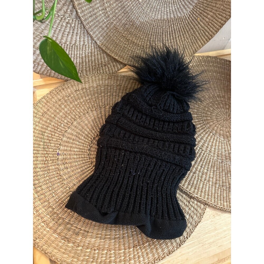 Time & Tru adult black pom Pom hat